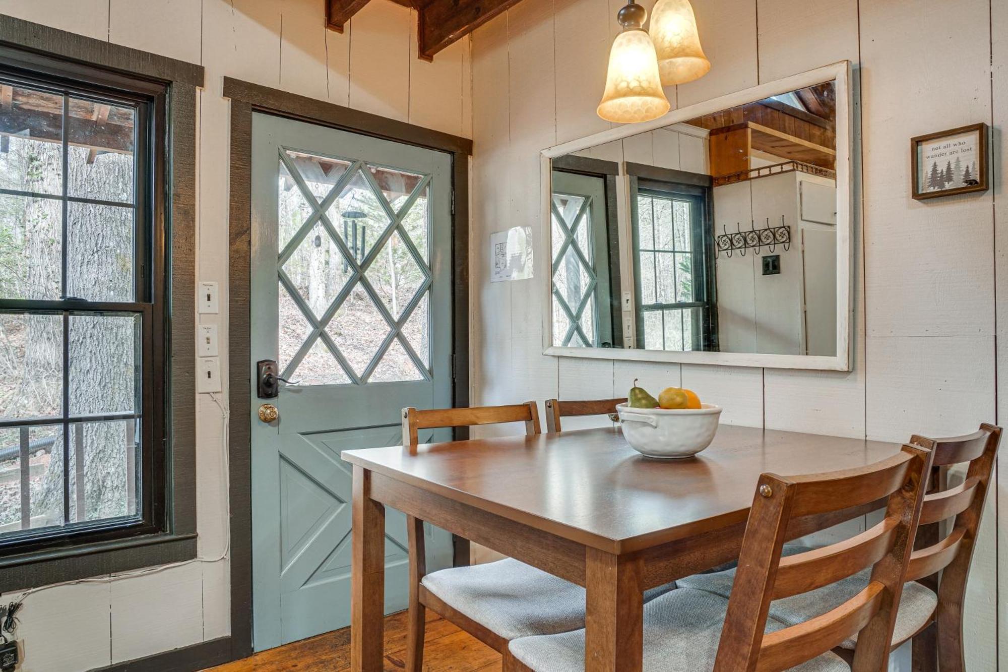 Charming Cabin With Fire Pit And Decks About 7 Mi To Helen Sautee Nacoochee Εξωτερικό φωτογραφία