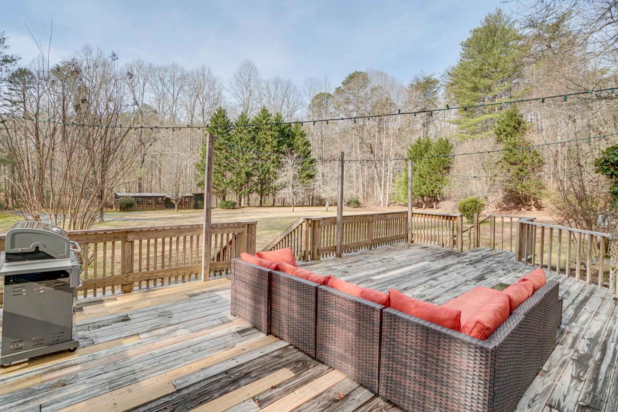 Charming Cabin With Fire Pit And Decks About 7 Mi To Helen Sautee Nacoochee Εξωτερικό φωτογραφία