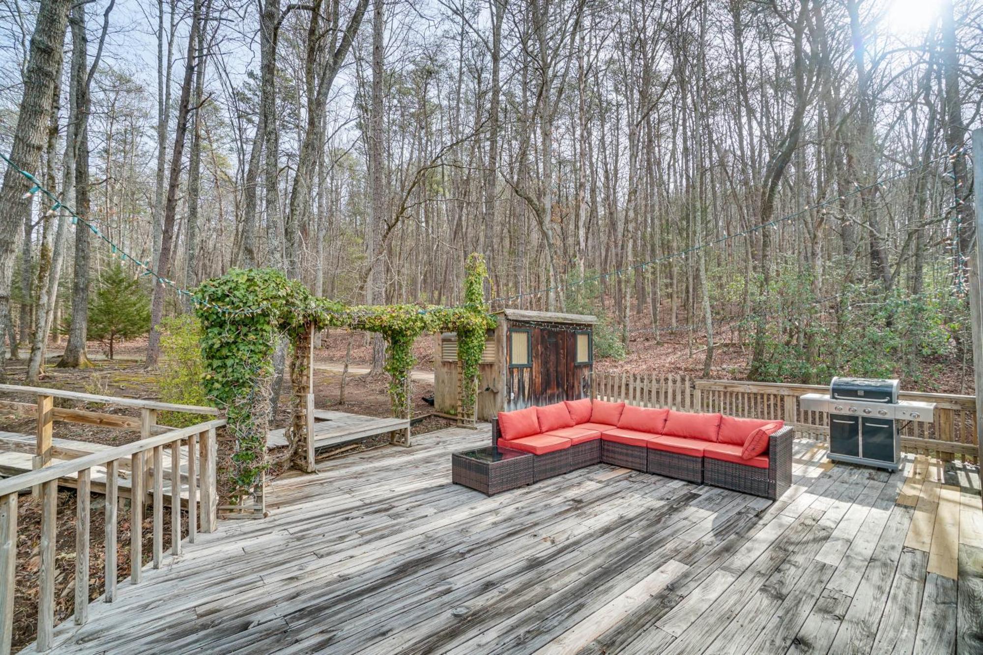 Charming Cabin With Fire Pit And Decks About 7 Mi To Helen Sautee Nacoochee Εξωτερικό φωτογραφία