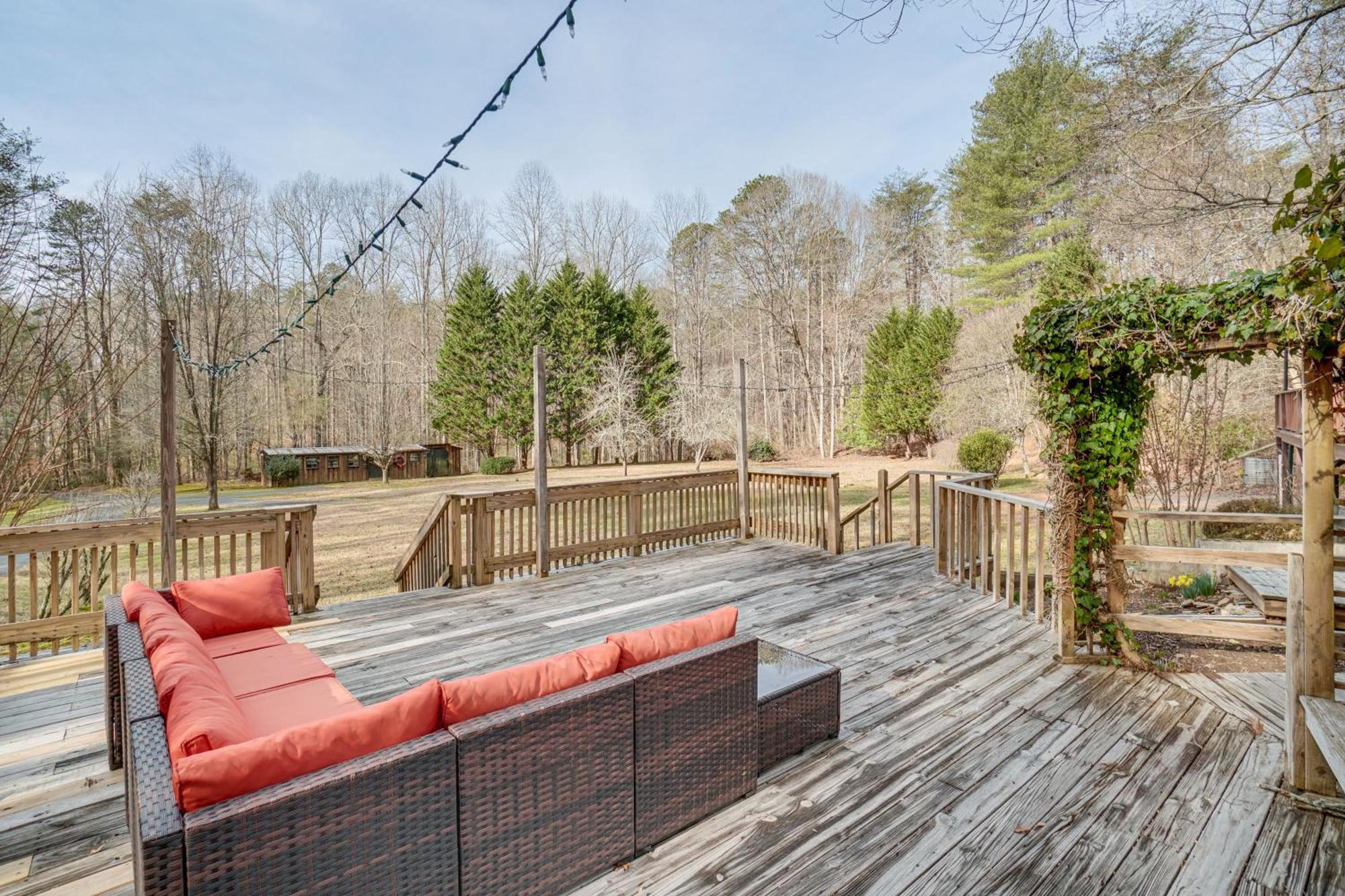 Charming Cabin With Fire Pit And Decks About 7 Mi To Helen Sautee Nacoochee Εξωτερικό φωτογραφία