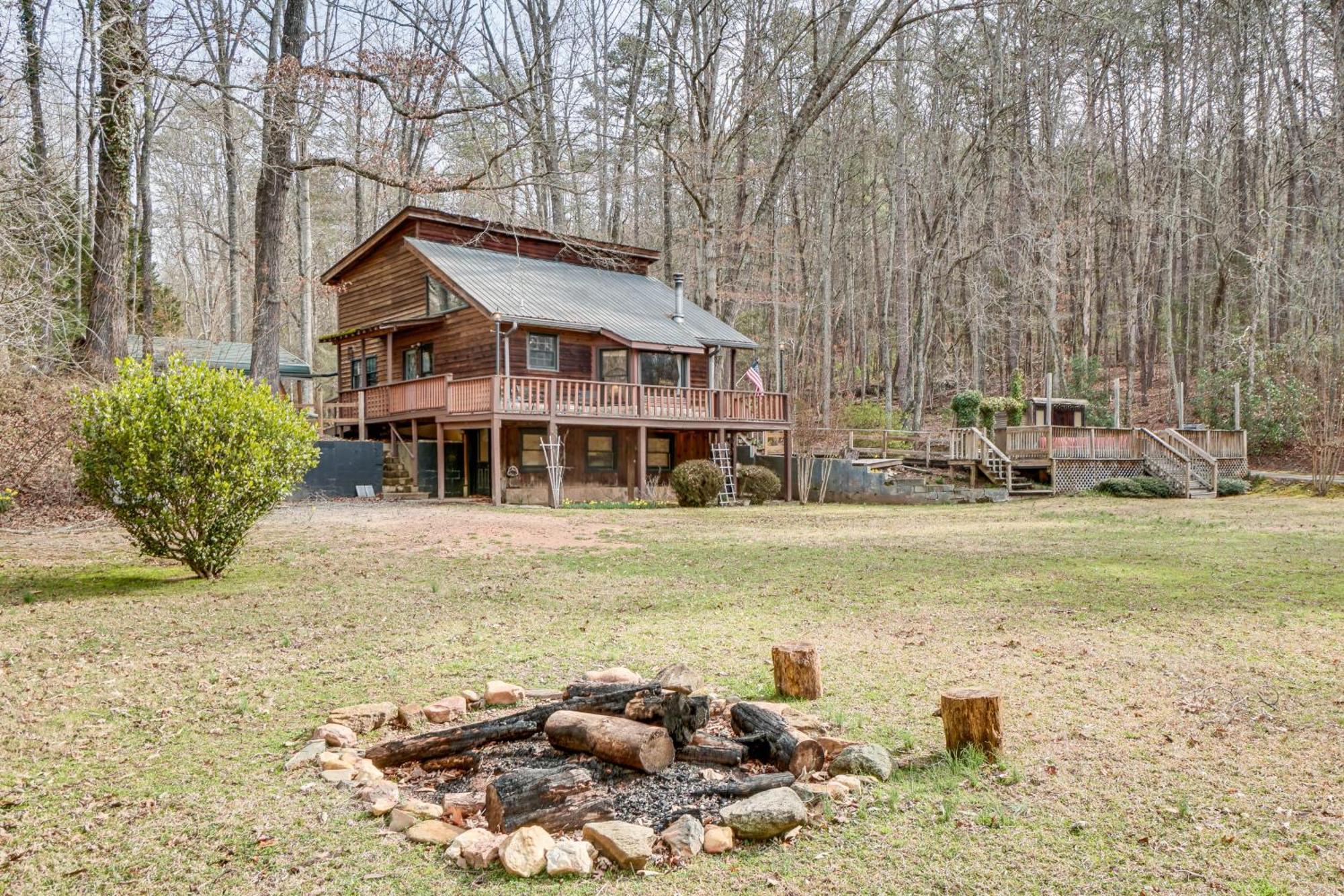 Charming Cabin With Fire Pit And Decks About 7 Mi To Helen Sautee Nacoochee Εξωτερικό φωτογραφία